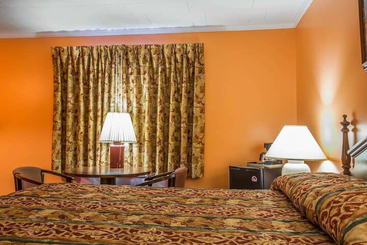 Room 6 of 26