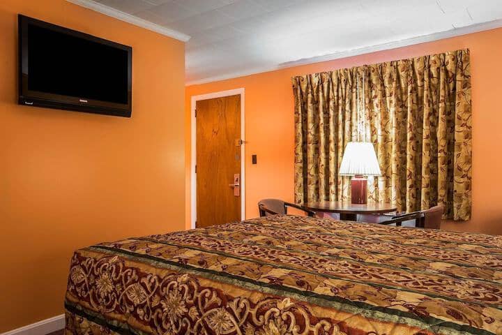 Room 13 of 26