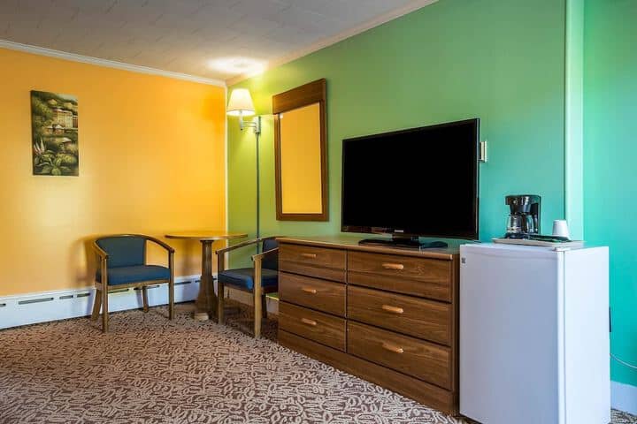Room 5 of 26
