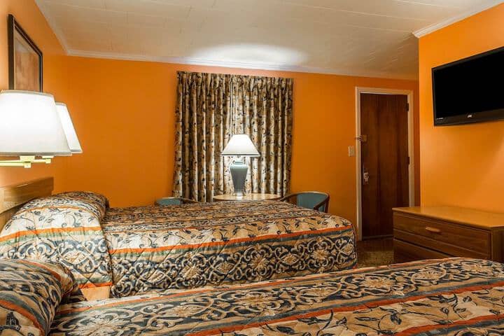 Room 15 of 26